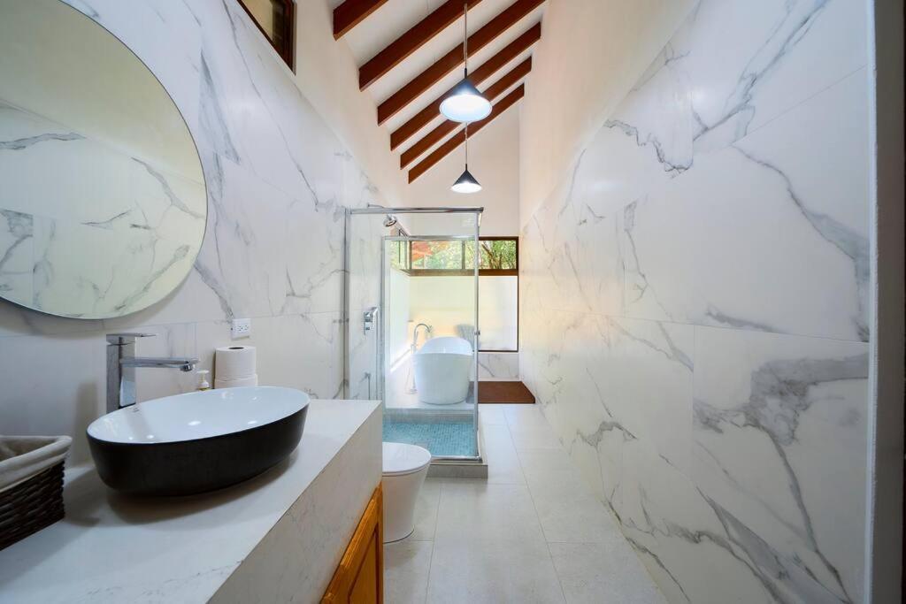 Casa Kristel - Exquisite Villa Getaway Puerto Viejo de Talamanca المظهر الخارجي الصورة