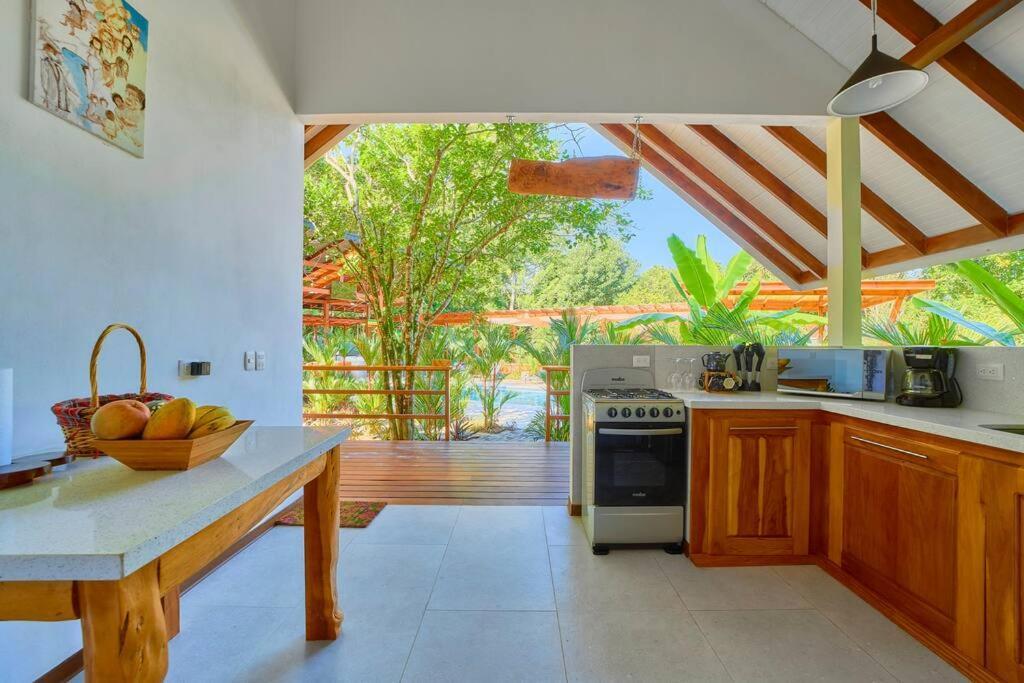 Casa Kristel - Exquisite Villa Getaway Puerto Viejo de Talamanca المظهر الخارجي الصورة