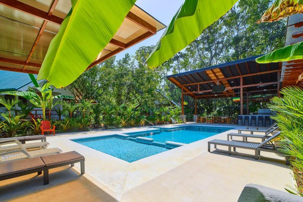 Casa Kristel - Exquisite Villa Getaway Puerto Viejo de Talamanca المظهر الخارجي الصورة