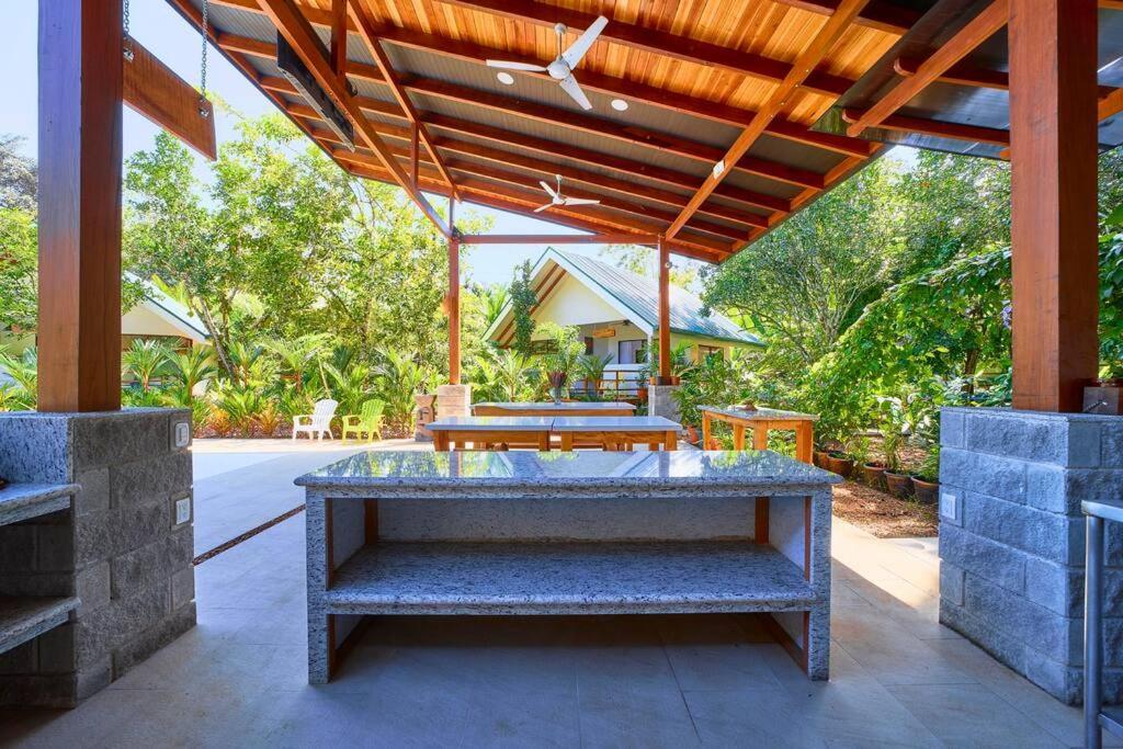 Casa Kristel - Exquisite Villa Getaway Puerto Viejo de Talamanca المظهر الخارجي الصورة